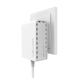 PWR-LINE con microUSB (1.5mts) para conectar junto a HAP y usar como PLC.