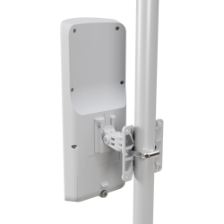 AP Wifi6 2.4/5GHz, 28dBm, 15dBi. Puerto Gb con POE-in, puerto SFP 2.5Gb, L4