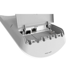 AP 2.4/5GHz, 30dBm, antena de 15dBi 120, x1 Gb, x1 SFP, L4