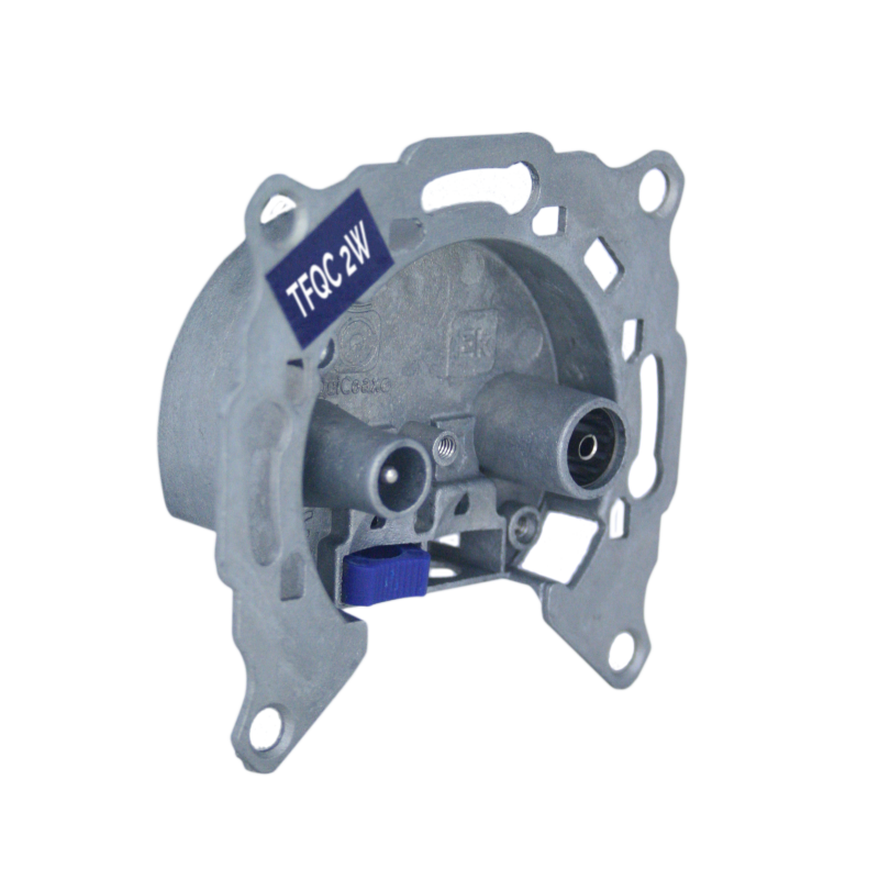 Toma final con derivación, sin garras, TV-FM / Satélite. Con paso de corriente SAT. Conexión QuiCoax. Clase A