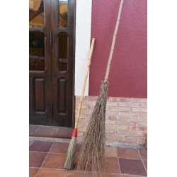 ESCOBA DE PALMA 132cm