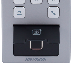Control de acceso con cámara, IP65, IK09, para supervisión vía smartphone. Lector huella, Mifare y teclado.